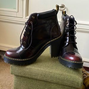 DR MARTENS